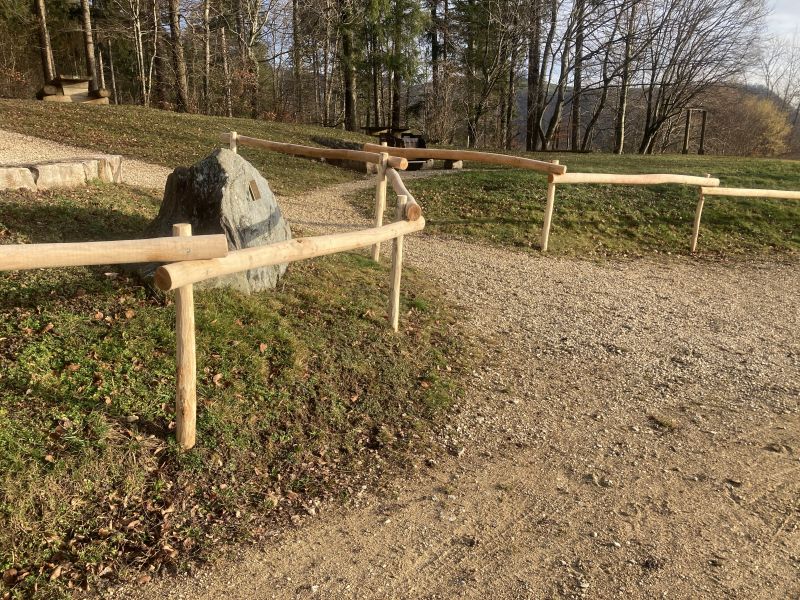 neuer Zaun beim Rastplatz Stolten